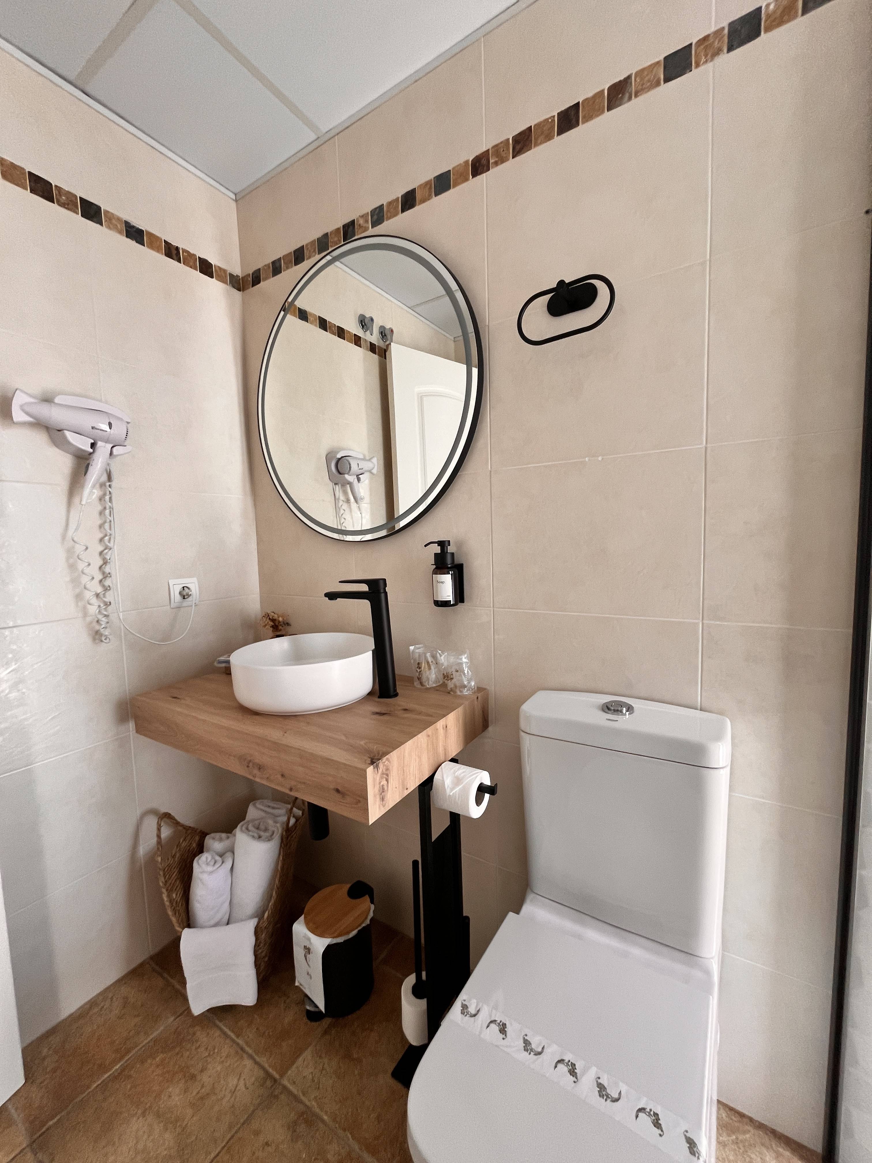 Habitación de matrimonio con balcón vista al mar